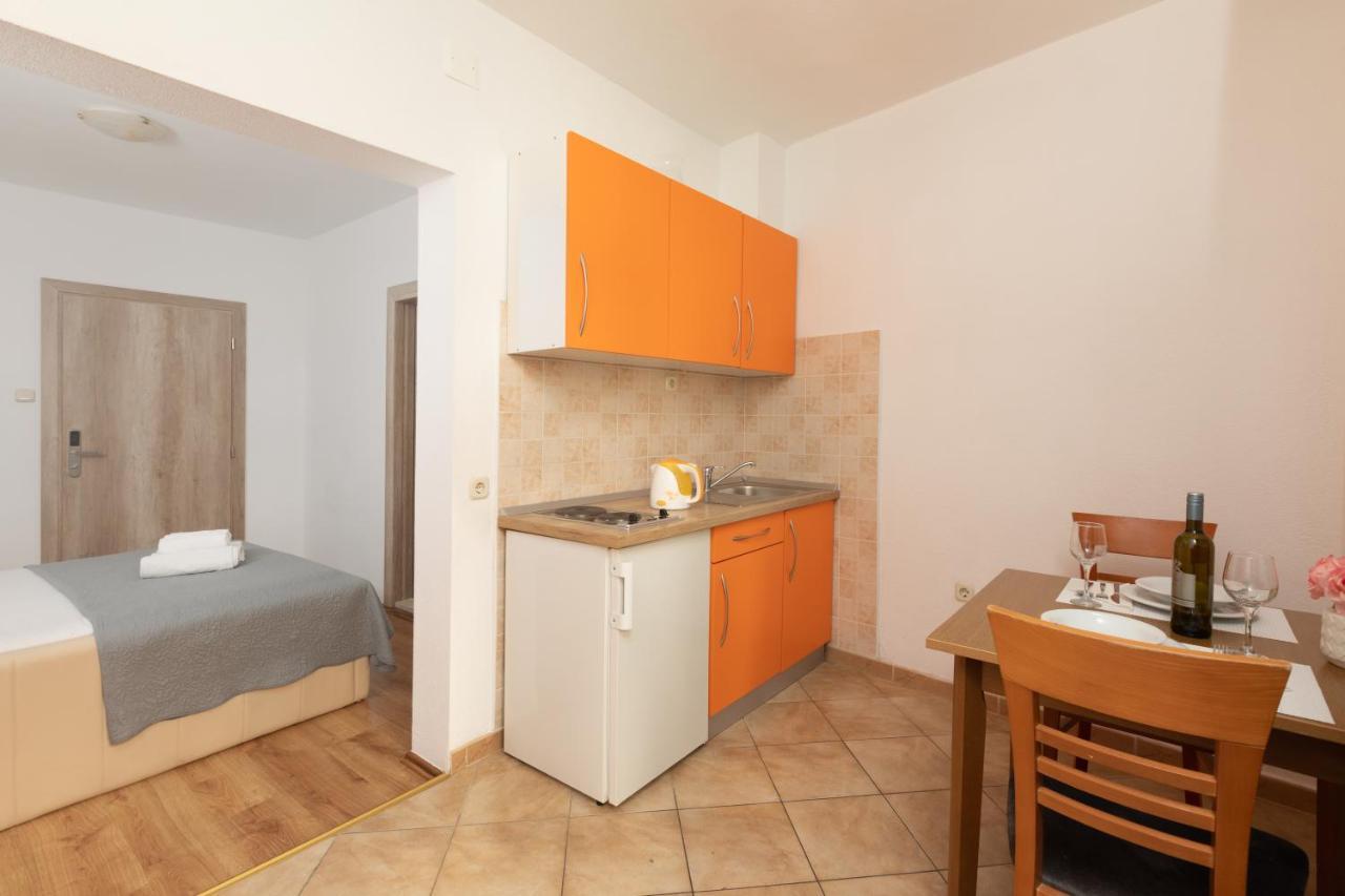 Apartments Petrovic Makarska Exterior foto